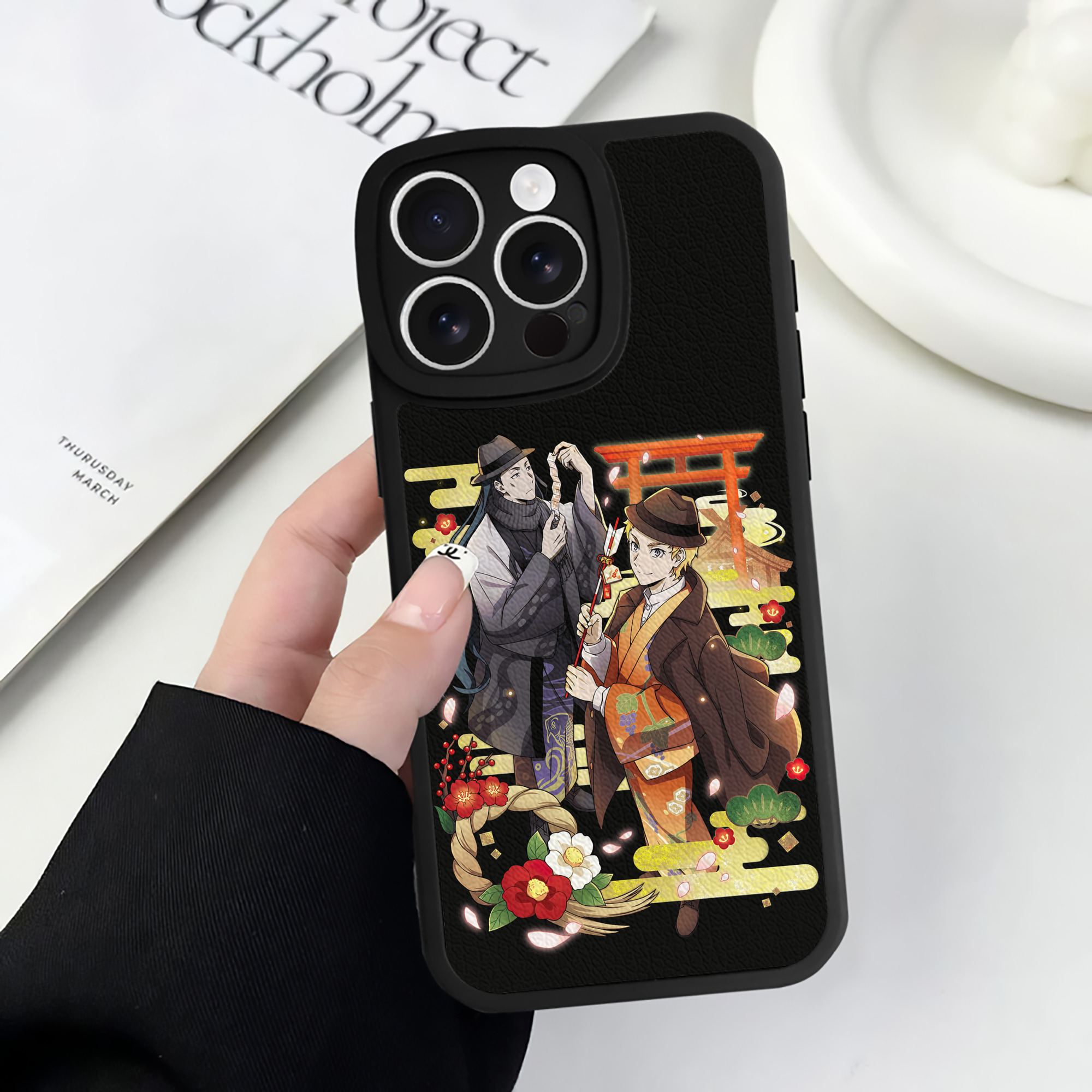 （画像用） 文豪ストレイドッグス Bungo Stray Dogs 【iPhone 16シリーズ対応】シリコンスマホケース（レザー調） 材質：シリコン